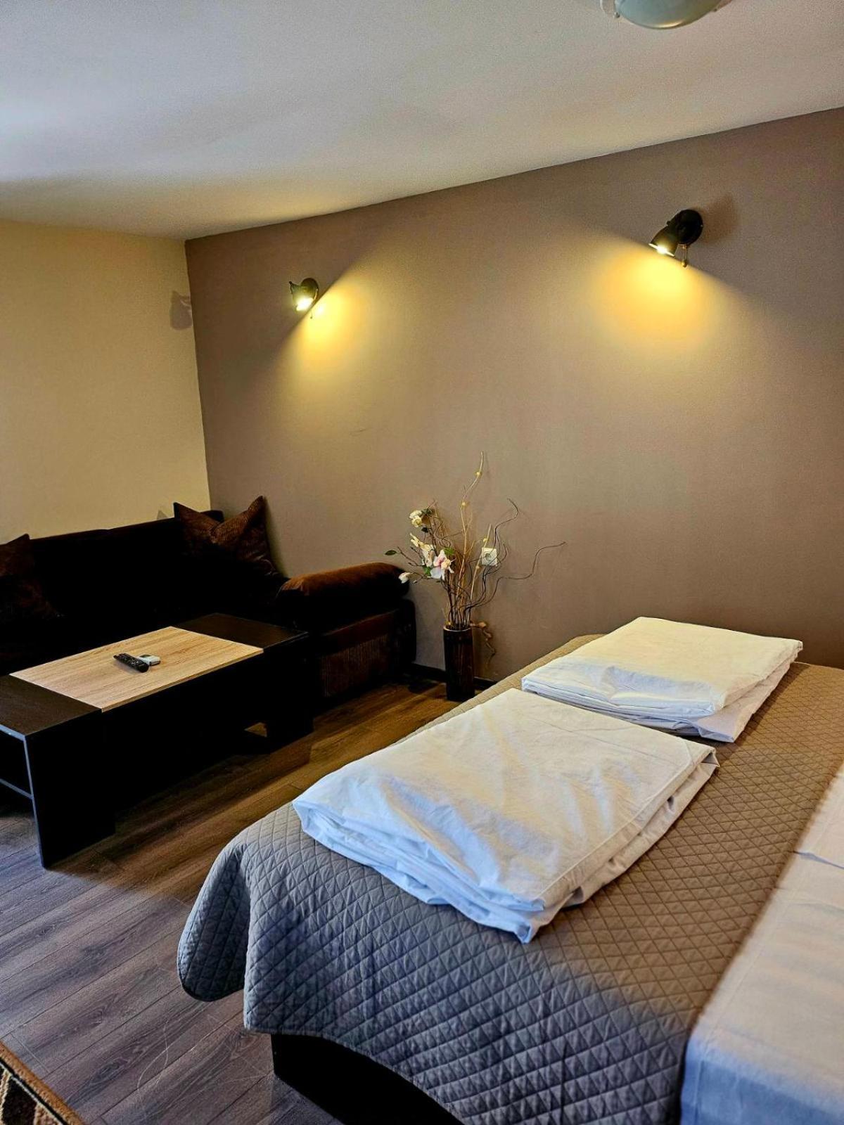 Orehite-Family Hotel ,Food & Pool Bozhichen 外观 照片