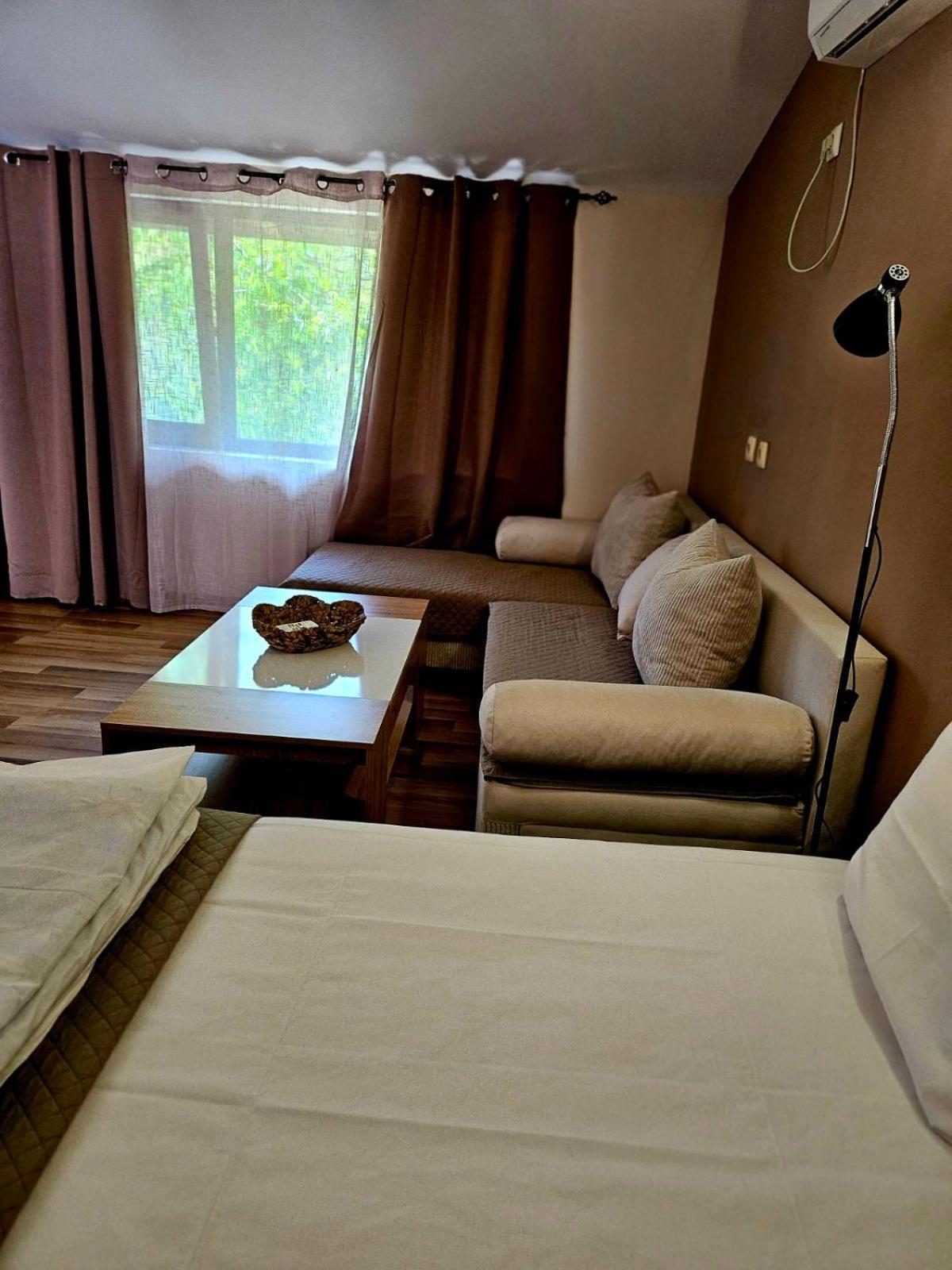 Orehite-Family Hotel ,Food & Pool Bozhichen 外观 照片