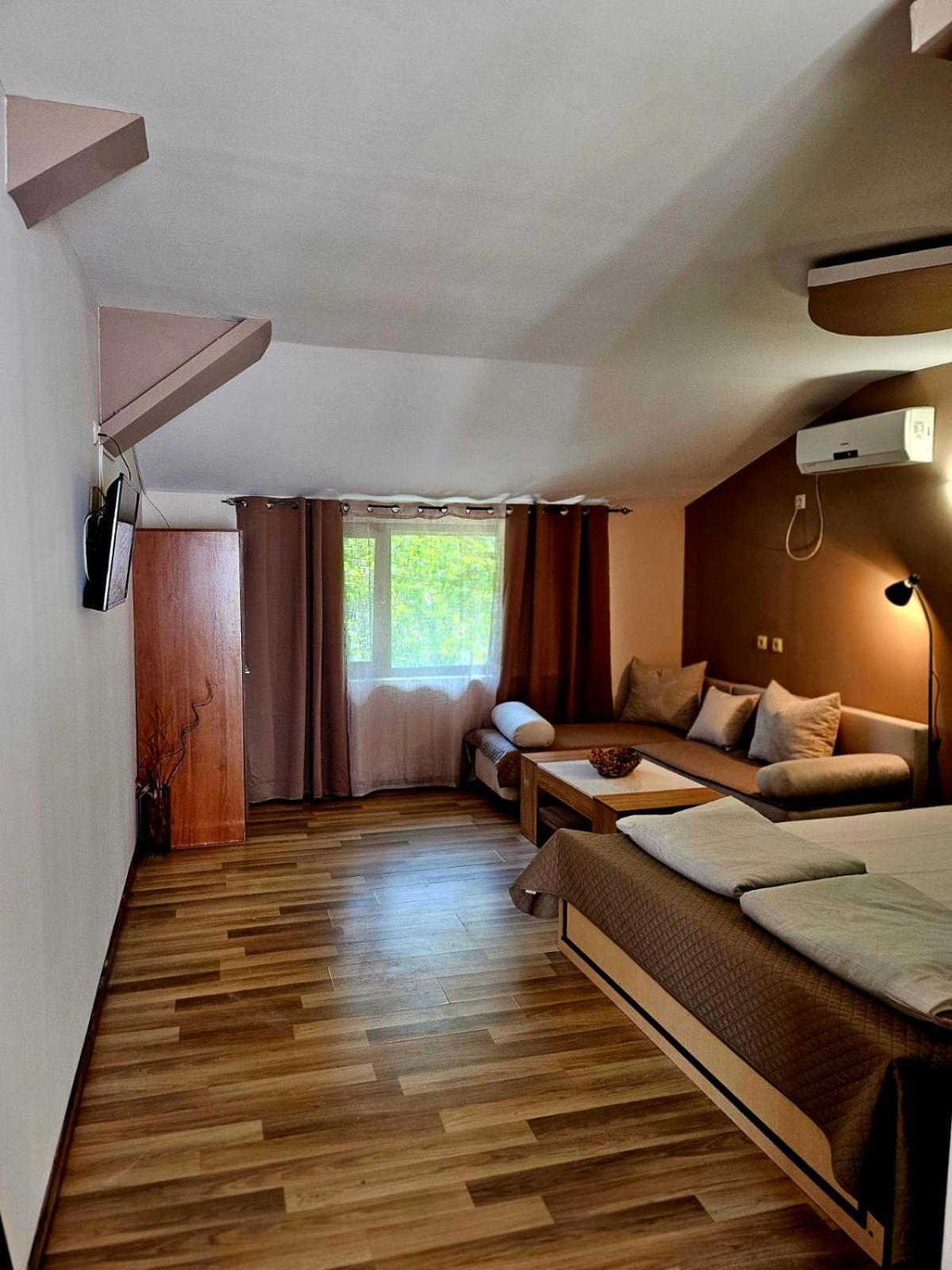 Orehite-Family Hotel ,Food & Pool Bozhichen 外观 照片