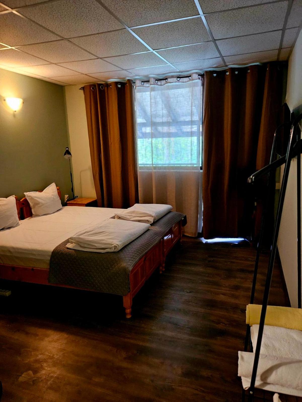 Orehite-Family Hotel ,Food & Pool Bozhichen 外观 照片