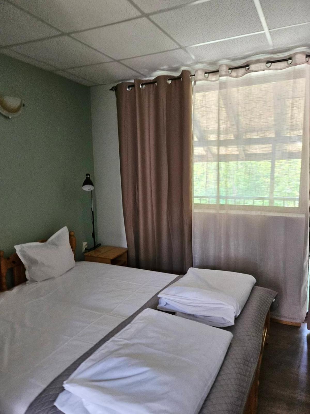 Orehite-Family Hotel ,Food & Pool Bozhichen 外观 照片