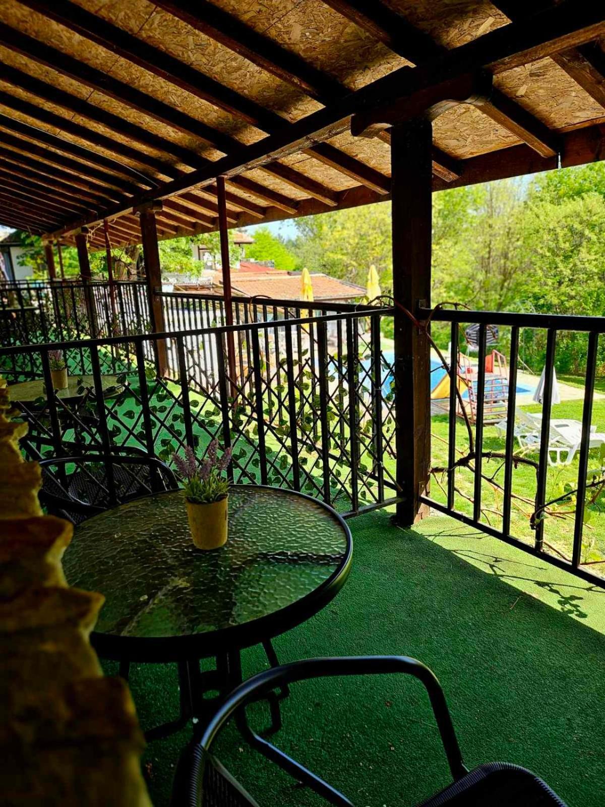 Orehite-Family Hotel ,Food & Pool Bozhichen 外观 照片